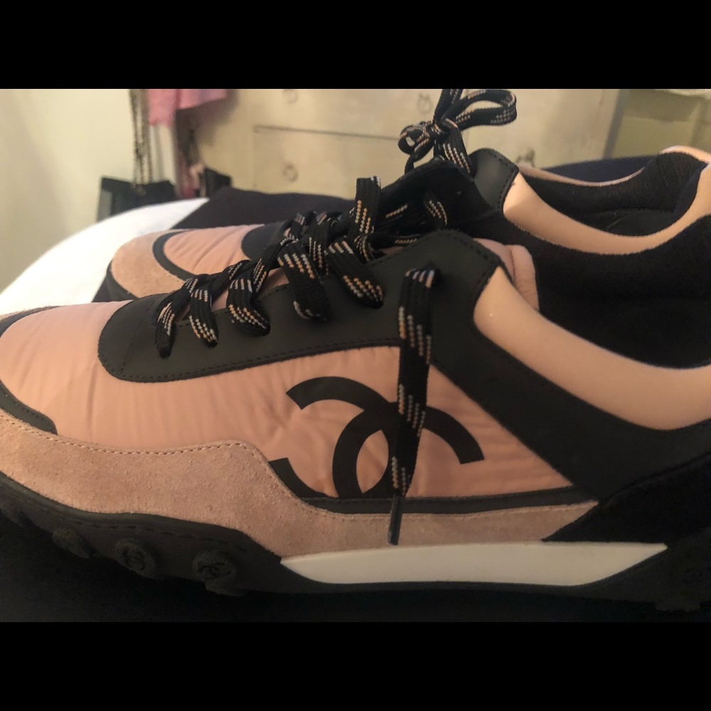 Chanel pink and black sneakers worn once size 41.5 - Picture 2 of 7